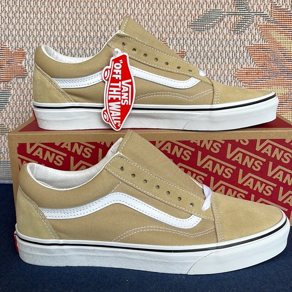Vans WMNS Old Skool
Taos Taupe
VN0A3WKTYUU
Sneakers G - Picture 2 of 16